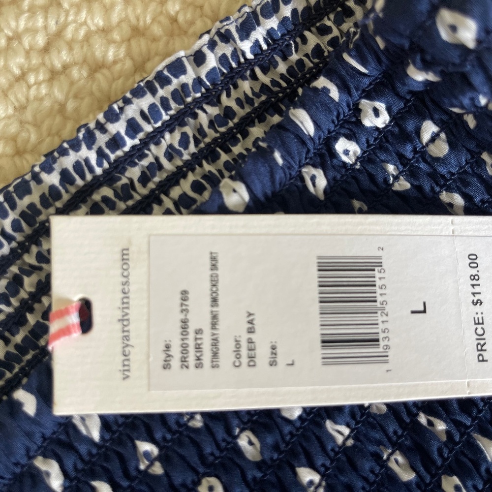 Vineyard vines navy skirt